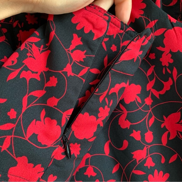 C/Meo Collective Opacity Floral wrap dress Black with  red chili floral - Picture 14 of 14